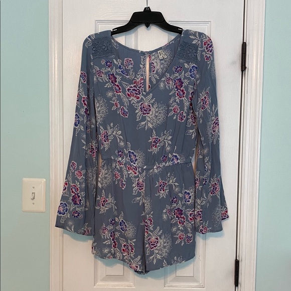 Mudd Long-Sleeved Floral Romper - Picture 2 of 8